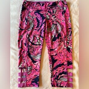 Lilly Pulitzer “Weekender Crop" Luxletic Woman’s Size XL